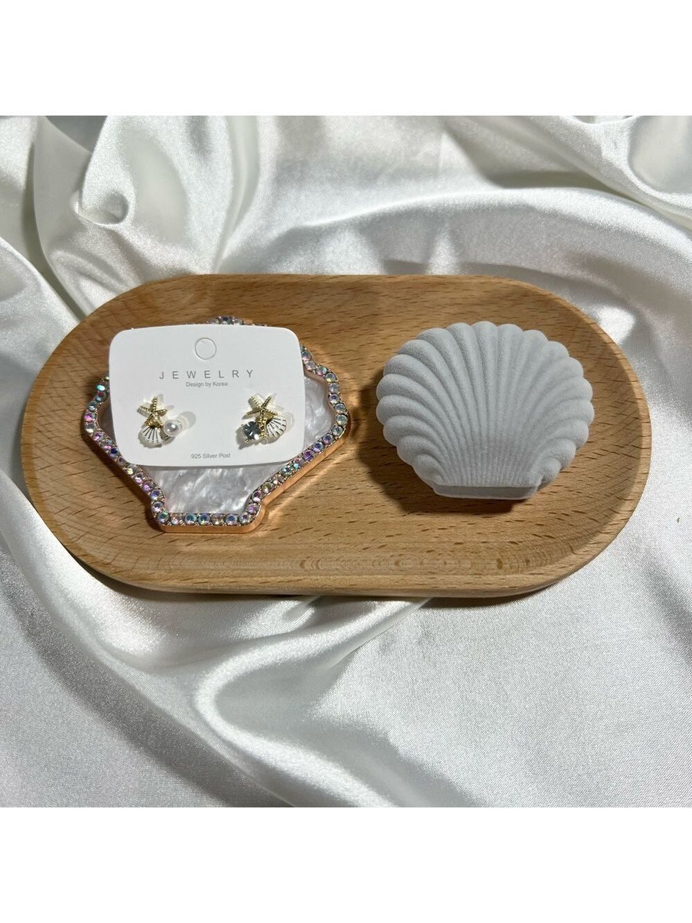 White Clear Crystal Seashell 925 Post Earrings with Clamshell 🎁 Box